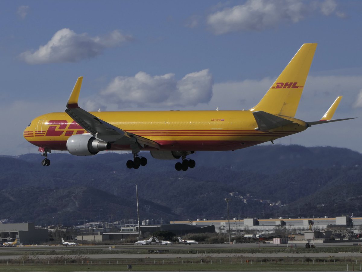 samu_b_c's tweet image. Unusual visit from this DHL Boeing 767-304ER on the Casablanca-Barcelona route