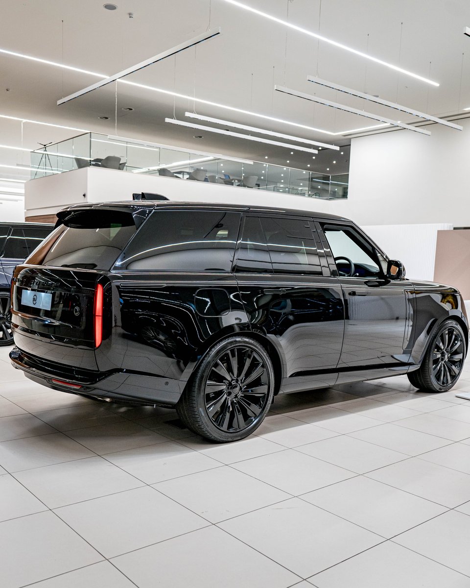 GRANGEMOTORS's tweet image. Unleash bold elegance with the Range Rover SV in Narvik Black! 

Experience modern luxury and bespoke craftsmanship at our Grange Range Rover SV Event. Curious about SV personalization? Contact our team! 

grange.co.uk/land-rover

#SV #Grange #GrangeLandRover #RangeRover
