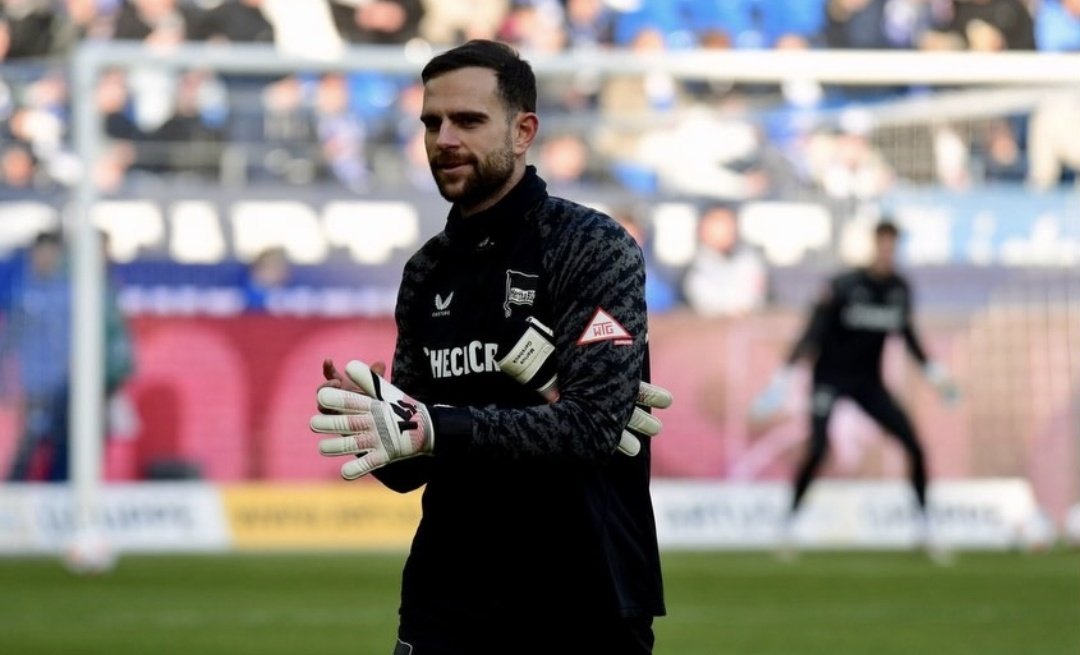 AbsoluteHertha's tweet photo. 🏋‍♂️|Heute trainierte Marius #Gersbeck individuell im Innenbereich, getrennt von seinen Teamkollegen. https://t.co/k42jkp9ved