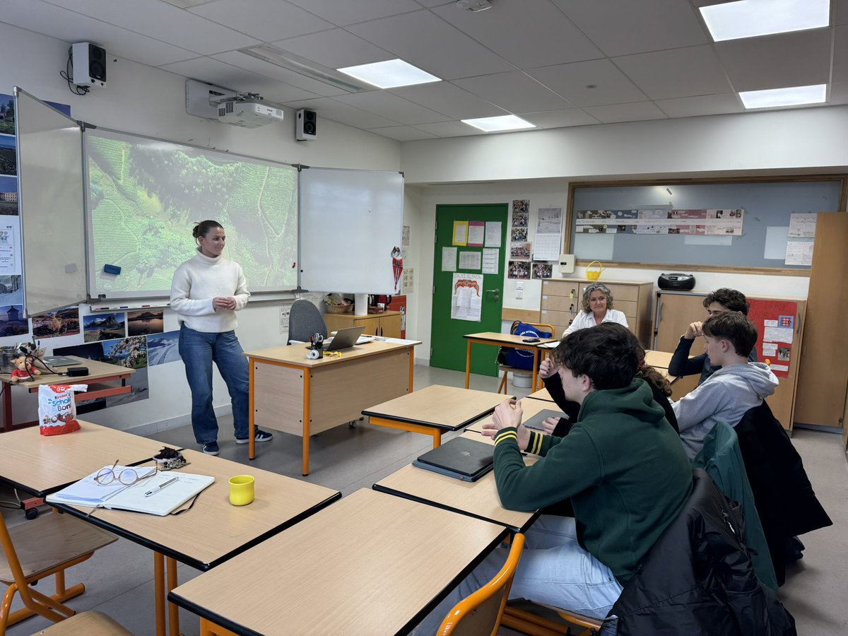 De siste dagene har Norsk Seksjon hatt hyggelig besøk av lærer Katja fra Universitetet i Agder. Katja har observert og veiledet de to studentene våre. Det er alltid interessant og forfriskende å få et blikk utenfra på undervisningen vår. Tusen takk💜