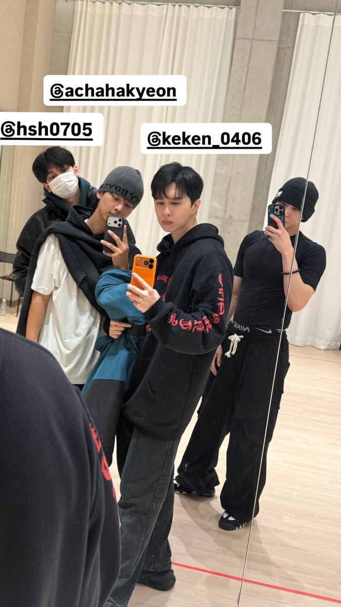 0524vx's tweet image. VIXX ARE TOGETHER THE WORLD IS HEALING