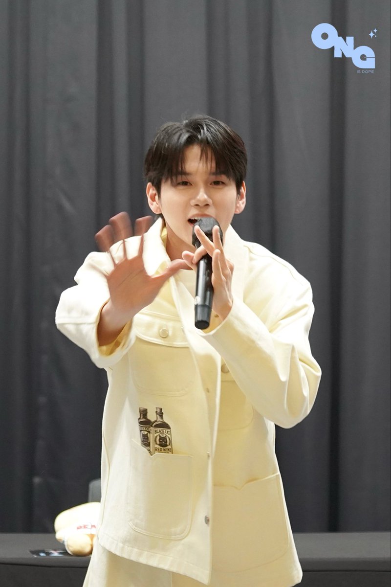 ongisdope's tweet photo. 260131✨

으응으응으응으으옹🫨😵‍💫👋🏻

#ONGSEONGWU #옹성우 #邕聖祐  #องซองอู #オンソンウ
#위로 #WELO https://t.co/OeBk8gpI2a