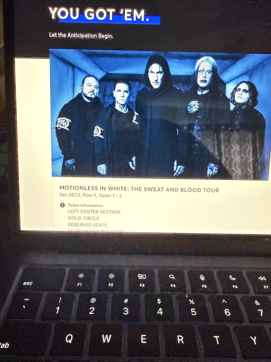 WE’RE SEEING MOTIONLESS AHHHHHH