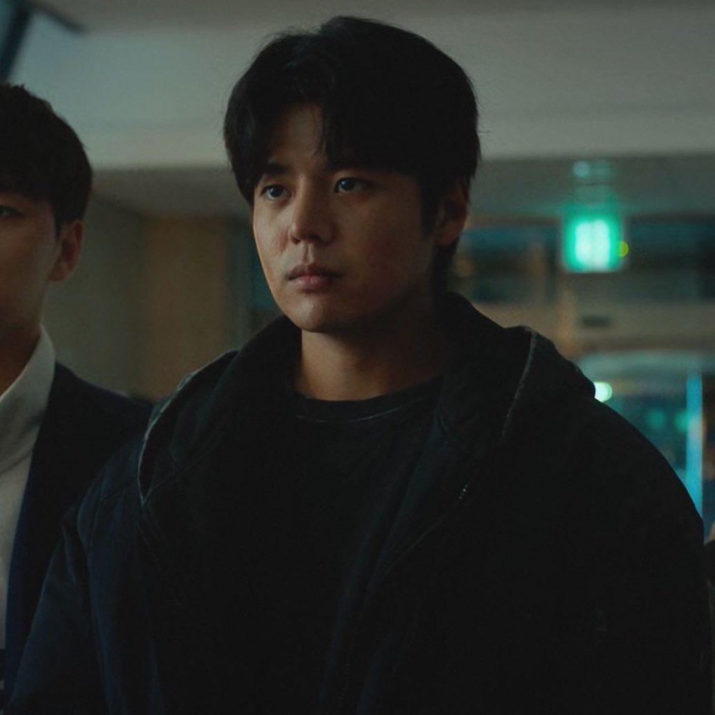 tomato9soup's tweet image. just look at him