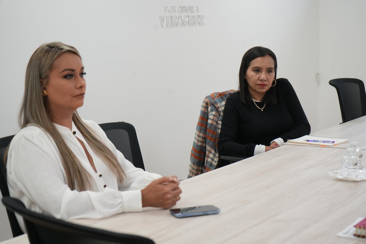 cejumver's tweet photo. Reunión de trabajo con el Instituto Municipal de la Mujer de Coatepec para fortalecer la coordinación interinstitucional y avanzar en acciones conjuntas a favor de las mujeres. 💜🤝

#CJMParaTodas https://t.co/9RiHO7i2Y5