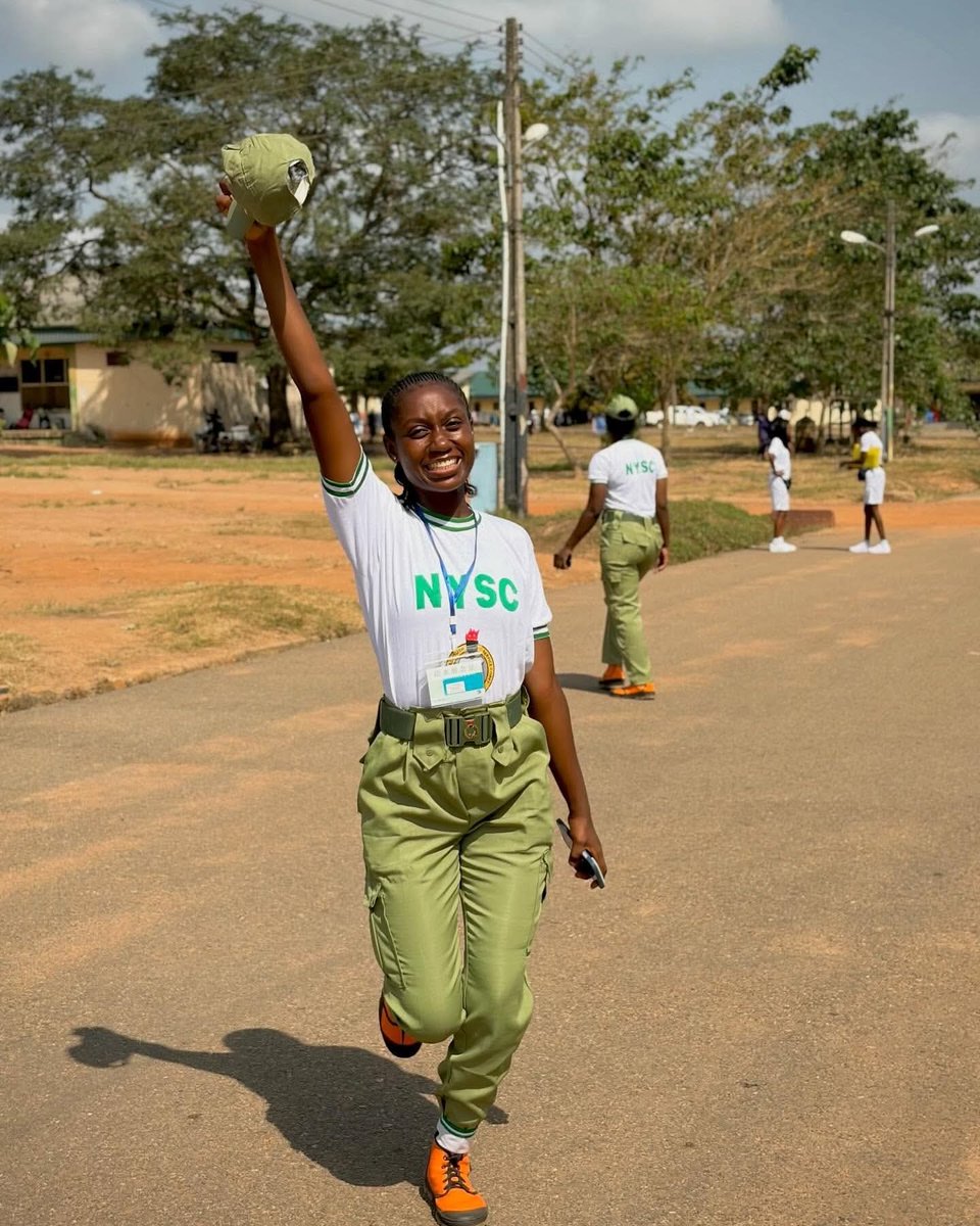nysc360's tweet photo. I obeyed the clarion call🤭🤩💐

#nysc #oyocorper #nysc_diary #nyscmoments #corper
.
📸: @layo_place https://t.co/uTSVuw0Mo6