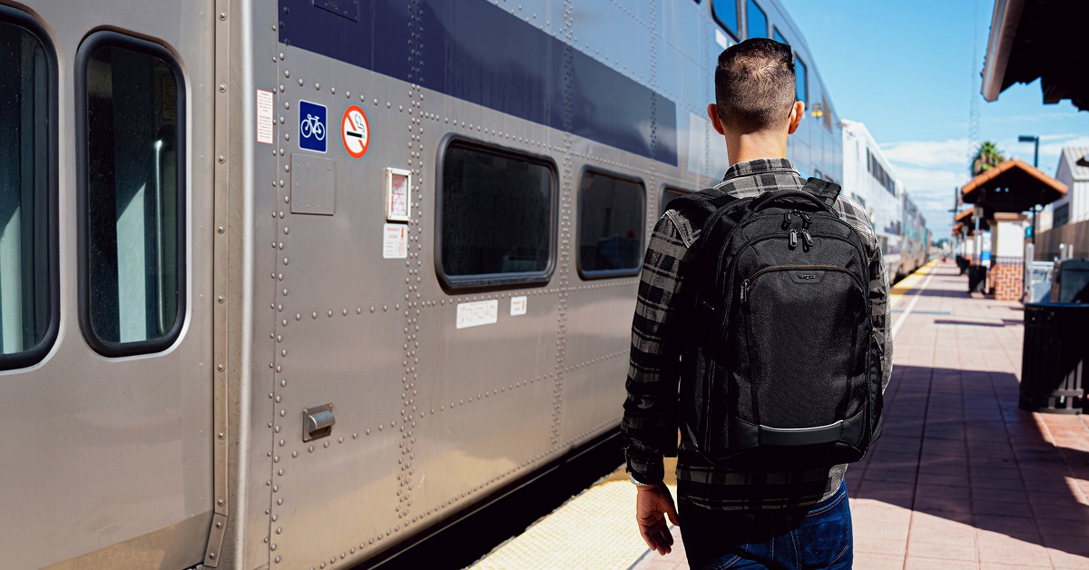 Targus's tweet image. Travel made easy with the Voyager EXP! 

Watch it in action: ow.ly/Exjz50Y8iVi 
Learn more: ow.ly/YMNL50Y8iVZ #TravelGear #WorkAnywhere #EverydayCarry #Targus