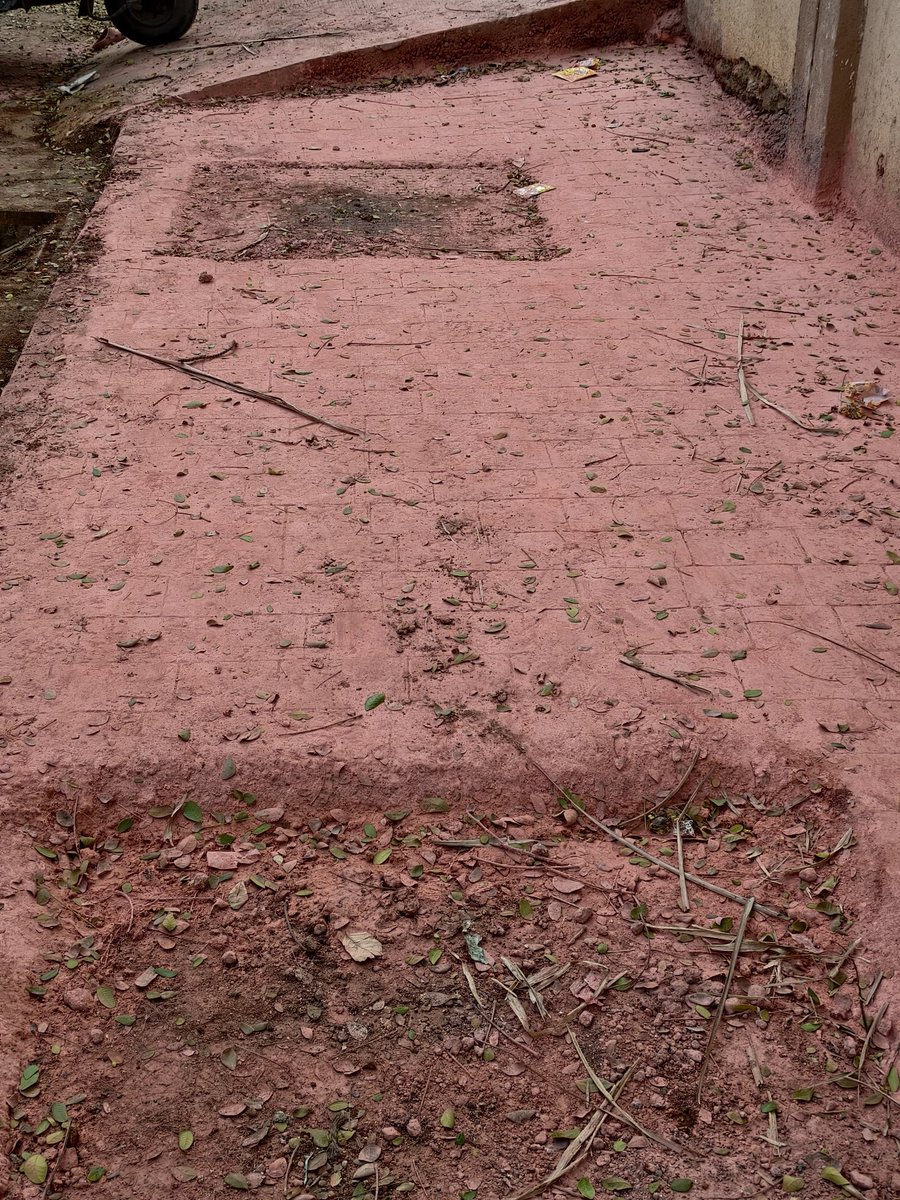 We have an update.
This is the quality of footpath work executed by <a href="/mybmc/">माझी Mumbai, आपली BMC</a> with a budget of nearly ₹75000 crores annually.

How is this walkable, <a href="/mybmcInfra/">mybmcInfra</a>?

Who is the engineer who approved this? Please tell us. 

Location : Shri Hari Mandir Marg, Near Goregaon traffic police