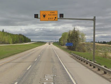 511Alberta's tweet photo. The following LOAD TOO HIGH warning lights are malfunctioning. Oversized loads must exercise caution and not exceed the posted height restriction. #ABRoads 
- NB Hwy15, 100m after jct Hwy21, Ft Saskatchewan
- EB Hwy16 before 50 St, Wabamun
- NB QEII before jct Hwy2A, Leduc https://t.co/T9Nrr1KU3A