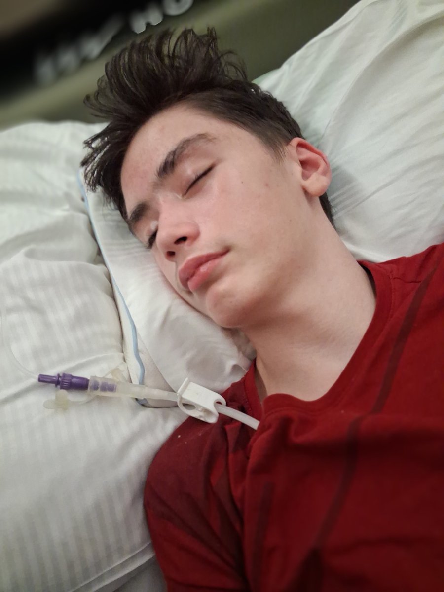 Ve ilk adımı tamamladık... Murat Duha’nın vücuduna şifa tohumlarını ektik, şimdi onları hep birlikte yeşerteceğiz. 🌱 Dualarınızın gücünü her an yanımızda hissettik, sağ olun var olun. Güzel haberlerde buluşmak dileğiyle... ✨
#MuratDuhaİçinAdalet  #MuratDuha #tedavi #umut #şifa