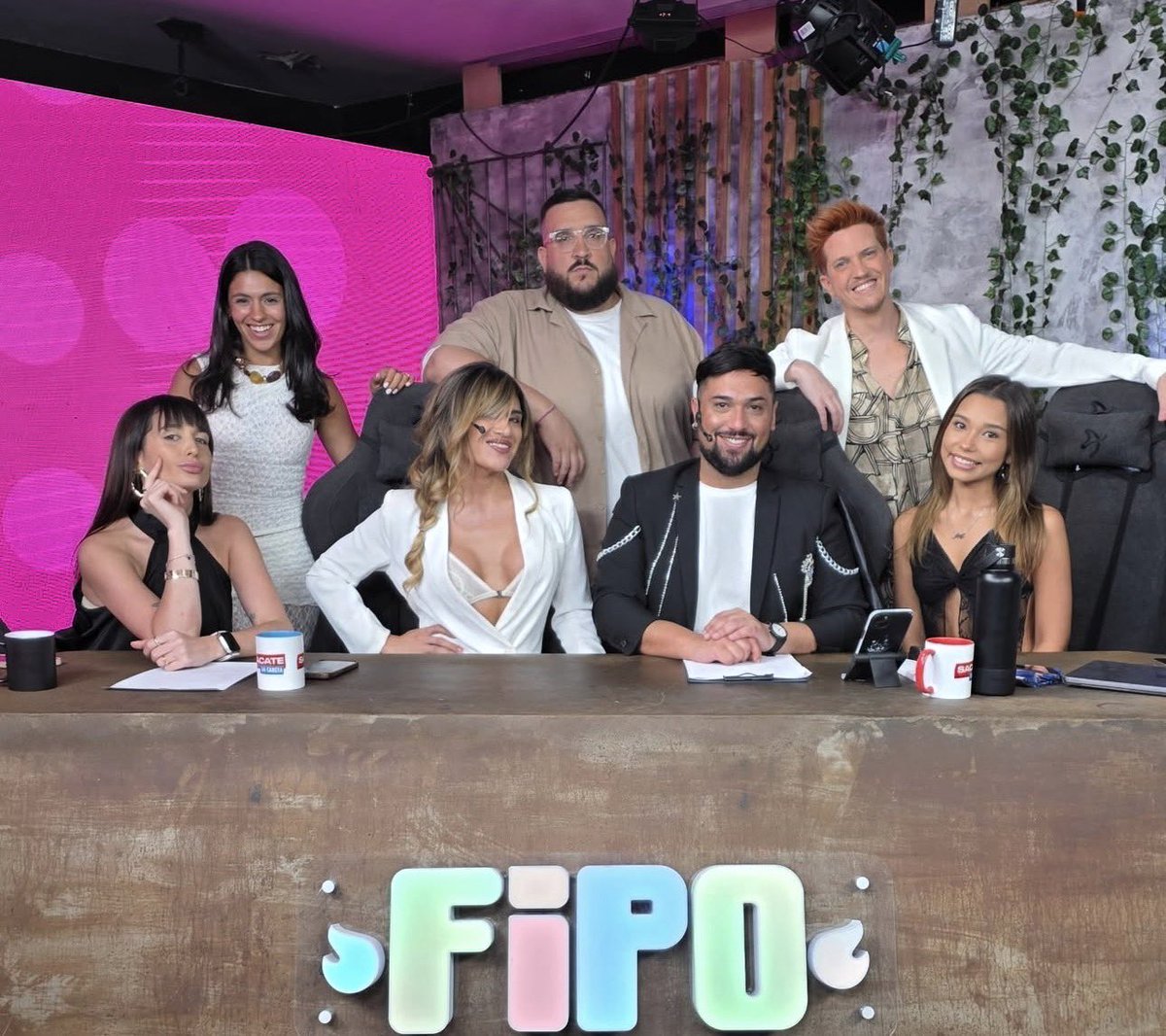 Lo que fue el programón de ayer de #sacatelacareta este #team no falla 🖤
Los amo a todos gracias por el aguante