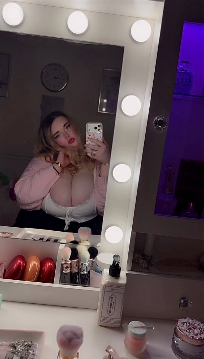 yourdaddystephy's tweet photo. wink wink 💋 https://t.co/Ka8C7xiibP