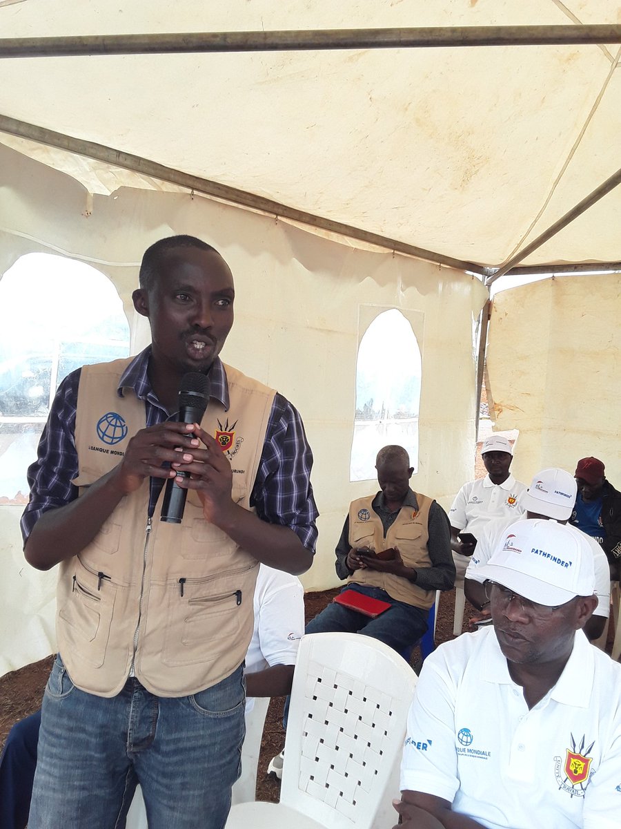Merankabandi2's tweet photo. @PButanyerera @Pathfinder Pour @ITANGISHAKAAle2 , au nom du RS du @Merankabandi2 à #Kirundo, après avoir présenté le personnel du l'#UGP #Kirundo, il a encor souhaité la bienvenue au #RMIP du projet, à tous les bénéficiaires et participants présents avant de féliciter @Pathfinder pr la tenue de cett Foire https://t.co/CD57kvmdIZ