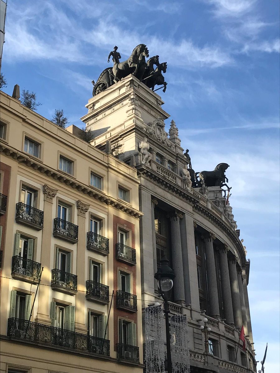 ConoceOtroMad's tweet image. El próximo domingo 8 de febrero tenemos visita POR LA CALLE DE ALCALÁ. Al ritmo del pasacalle inmortal de la revista Las Leandras (estrenada en 1931 en el Teatro Pavón), obra del Maestro Alonso, conoceremos la Historia y los edificios emblemáticos de su primer tramo.