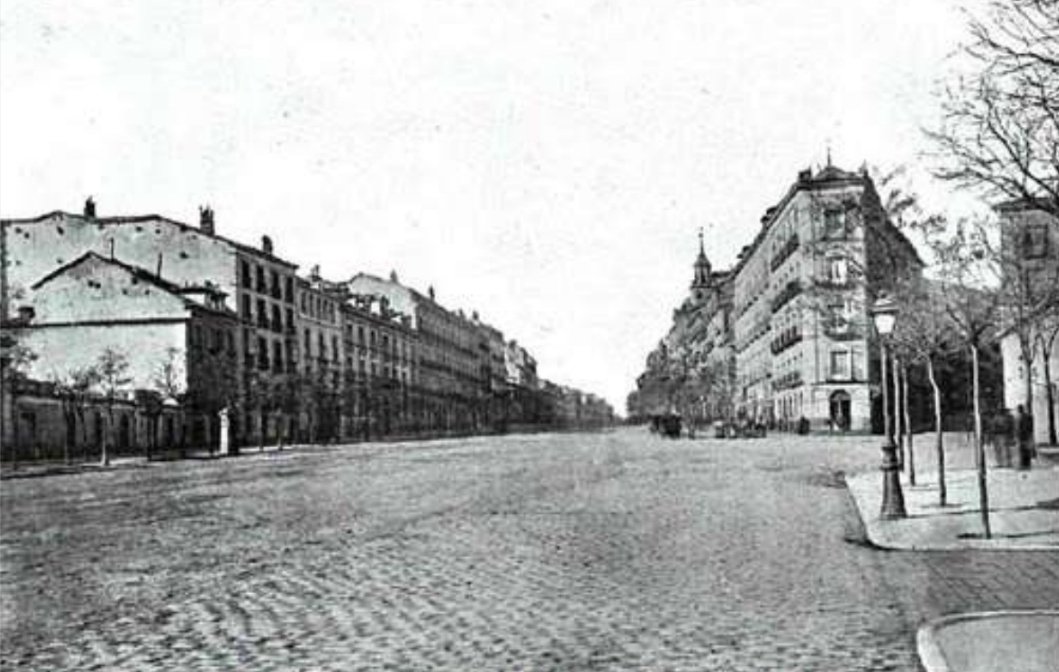 ConoceOtroMad's tweet image. El próximo domingo 8 de febrero tenemos visita POR LA CALLE DE ALCALÁ. Al ritmo del pasacalle inmortal de la revista Las Leandras (estrenada en 1931 en el Teatro Pavón), obra del Maestro Alonso, conoceremos la Historia y los edificios emblemáticos de su primer tramo.