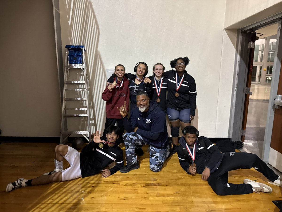 WGWolves254's tweet photo. Congrats to the Greywolves Wrestling Team on a strong showing at the District 13-6A Tournament!
Lady Greywolves: 8th overall, 4 advancing to Regionals
Men: 6th overall (top Killeen team), 5 advancing
District Champs: 🥇 Aljohn Morales (126), 🥇 Sheldon Gunnells (215)
Pack Pride! https://t.co/lShVonVOns