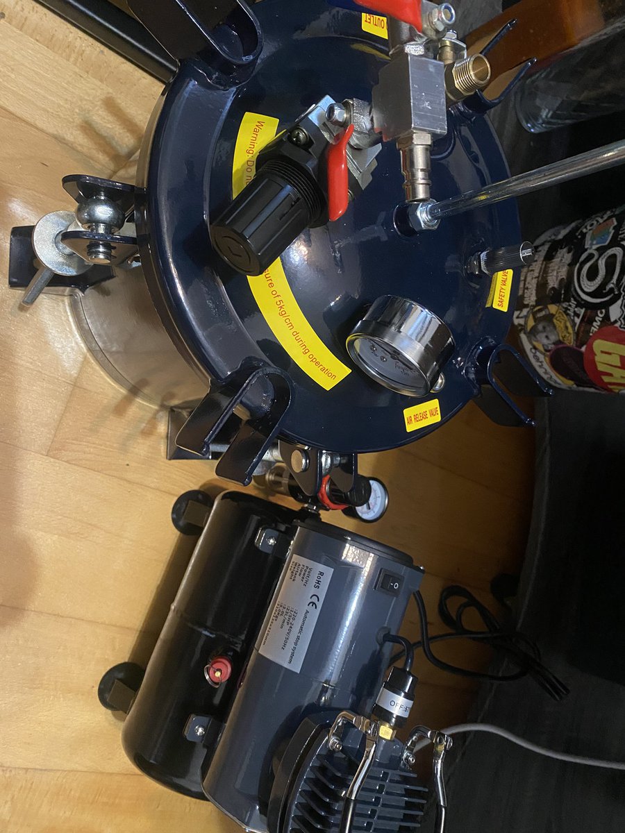 LloydTheHuman tweet media