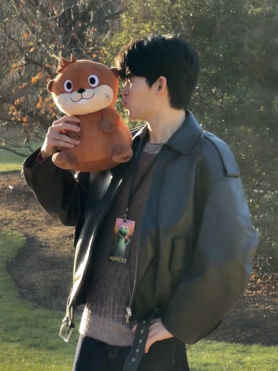 น้องเคะถือสล็อต (🦥)                        พระเมะถือบีเวอร์ (🦫)