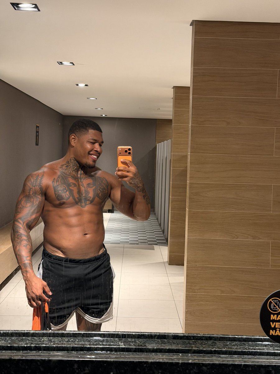 Lucio 🦍 tweet media