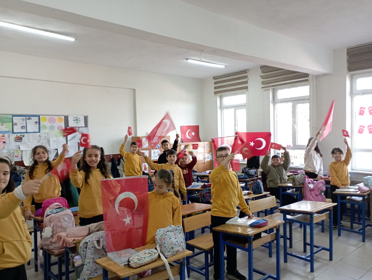 ibrahimNLBANT's tweet photo. Temamız: Bayrak Sevgisi https://t.co/wtUnEg6wPr