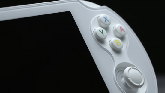 3BTechYT's tweet photo. 🔥RG Vita y RG Vita Pro🔥  
Anbernic vuelve a apostar por la nostalgia y ahora se inspira directamente en la PlayStation Vita con dos nuevas consolas: RG Vita y RG Vita Pro. 
Por ahora solo se ha mostrado el diseño, tendrán batería de 5,000 mAh y carga de 10W. https://t.co/fS1dquBhmH