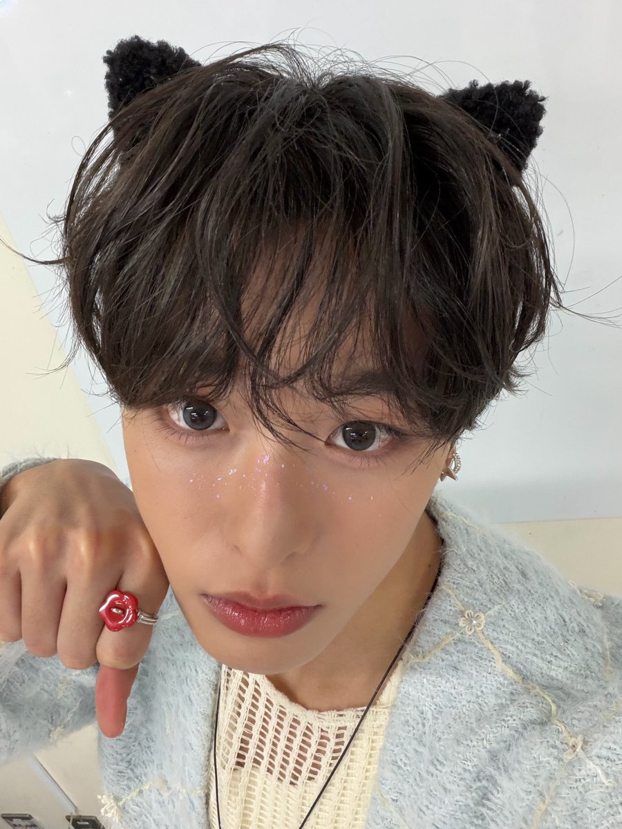 628media's tweet photo. 260203 21:51 KST
🐈‍⬛📸 https://t.co/W9kaOL1xeI