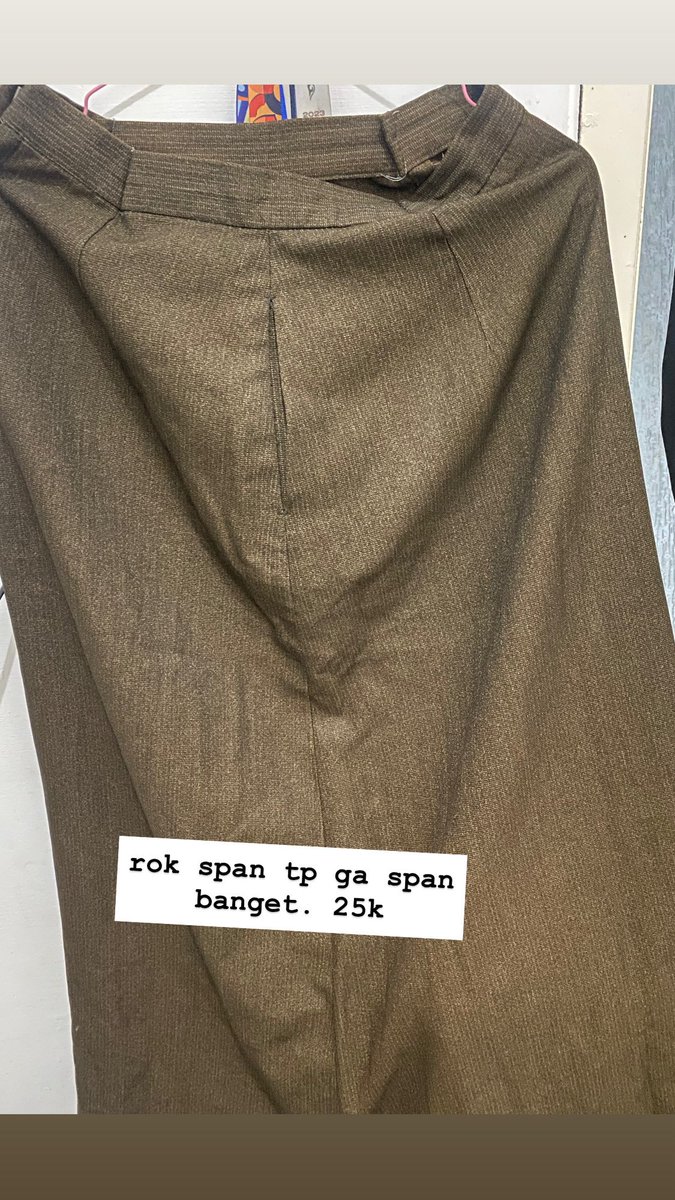 bilabaiqq's tweet photo. wts pemakan pribadi, di jual karna udah gapernah dipake lagi dan udah kecil. 

dom malang.  gosend or cod area malang suhat gajayana merjo dll

kemeja  pashmina rok cardi kerudung segiempat https://t.co/zCpEvkJ3ui