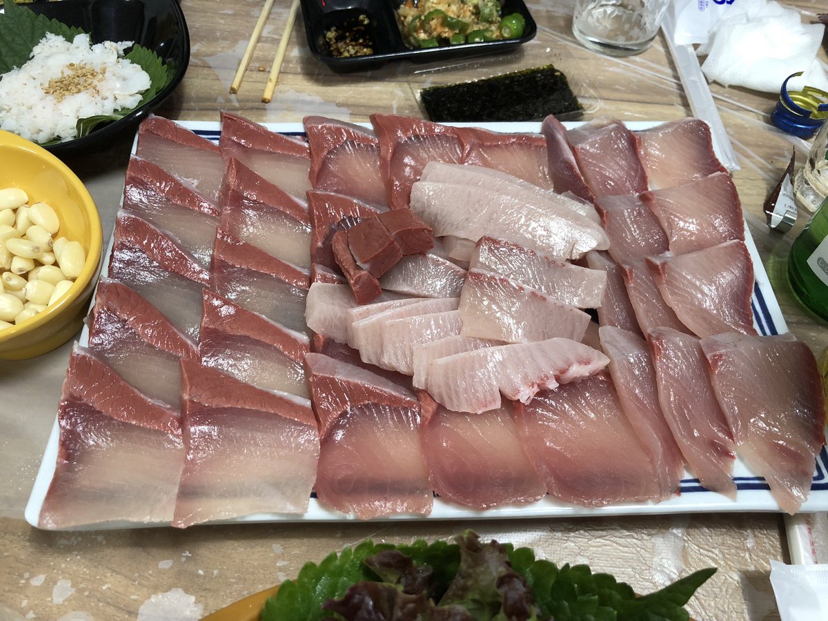 gotzawal's tweet photo. #대방어 https://t.co/qjnX6MSZ1H