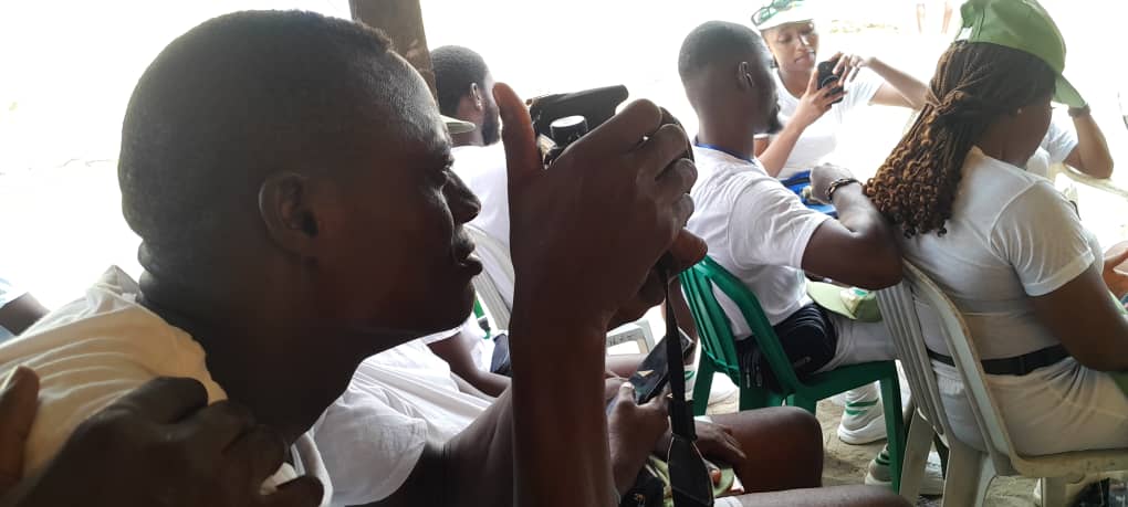 NYSC photography and videography SAED class 😂😂😂😂

Camera na your mate 😂😂😂