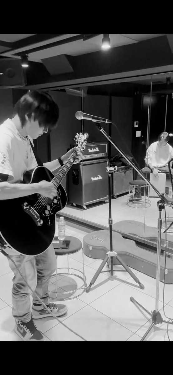 kouichinakamura's tweet photo. 昨日は
UREINOMISORA
アコースティックリハでした。
新鮮で楽しかった。
リハ前は心配だったけど
楽しめるライブになると思います。
tachibana（te’）のカホンは
なかなか見れないし（笑）
みんなずっと笑ってたね。
最後は色々あり爆笑でした。。
2/11
阿佐ヶ谷ロンサム
よろしくお願いします。 https://t.co/tGkms0dOiq