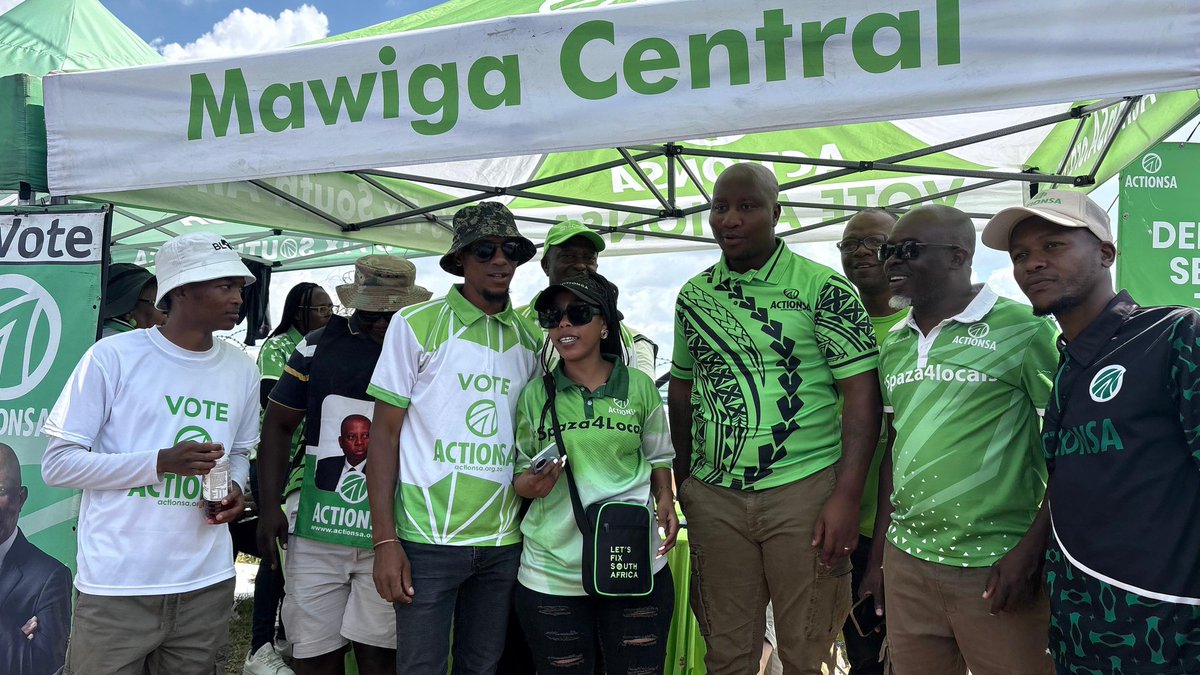 EvelynMondlana's tweet photo. @ActionSA_EkuReg Mayoral Candidate Cllr. Xolani Khumalo has officially arrived at the Swaneville Community Hall Voting Station in Ward 2 to support voters on this crucial Election Day. Leadership on the ground—let’s make our voices count!
#ElectionDay
#LetsFixWard2WithKoloi https://t.co/hXPBVqVyBo