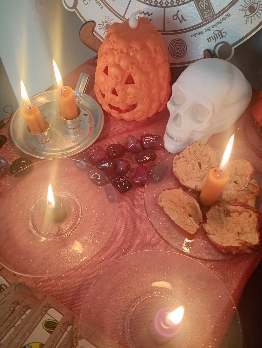 Giulietta Tarot tweet media