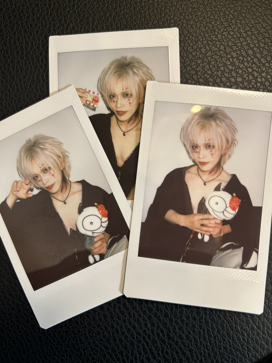 ラウドオーガお疲れヤンマー✊👹膝鬼のとーやです🦵👹今日もめちゃくちゃ楽しかったぞ〜！！！👏スティックも体もバキバキでした🥢💥💪メイクもいい感じでテンションあげみでしたわ🙂‍↕️🤘明日はMV撮影がんばってくるよん🎶らぶちゅっちゅスペシャル！！！！！沢山感想ふぁんめちょうだいね💖