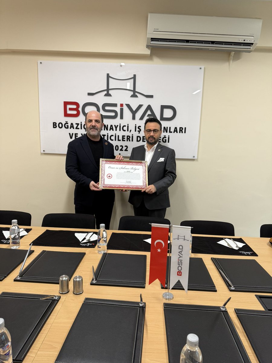 ZiyaSozen's tweet photo. Sayın Nail BALİN’in, Boğaziçi Sanayici, İş İnsanları ve Yöneticileri Derneği (BOSİYAD) Başkanlığına yeniden seçilmesini gönülden tebrik ediyorum.
Kıymetli vizyonu ve güçlü liderliğiyle yeni dönemde de önemli başarılara imza atacağına yürekten inanıyorum.
Kardeş derneğimiz BOSİYAD ile birlikte nice anlamlı ve ortak projelerde buluşmak dileğiyle. 

@AsavVakfi @bosiyad_org @eypks34