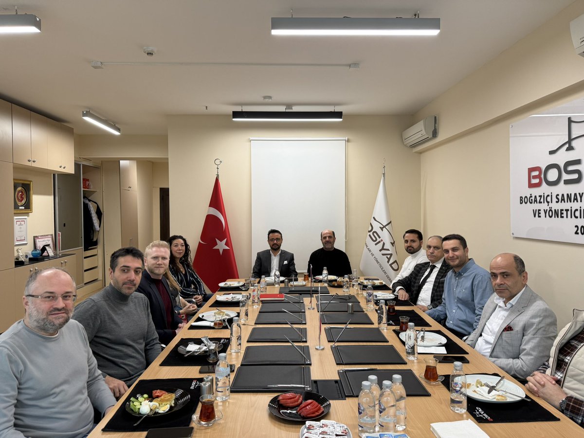 ZiyaSozen's tweet photo. Sayın Nail BALİN’in, Boğaziçi Sanayici, İş İnsanları ve Yöneticileri Derneği (BOSİYAD) Başkanlığına yeniden seçilmesini gönülden tebrik ediyorum.
Kıymetli vizyonu ve güçlü liderliğiyle yeni dönemde de önemli başarılara imza atacağına yürekten inanıyorum.
Kardeş derneğimiz BOSİYAD ile birlikte nice anlamlı ve ortak projelerde buluşmak dileğiyle. 

@AsavVakfi @bosiyad_org @eypks34