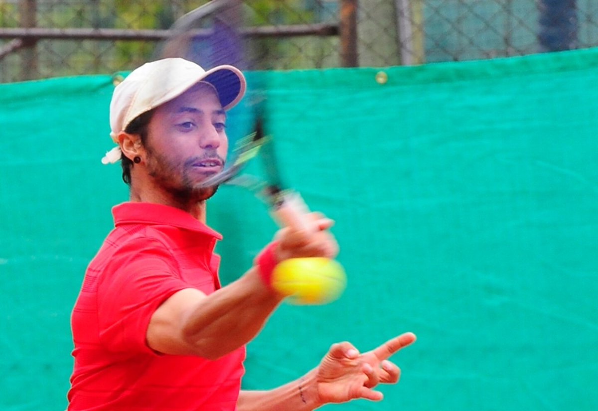 Darío Acosta vuelve al equipo uruguayo de Copa Davis. Su primera y única serie fue ante Colombia en 2009. El charrúa de 38 años es un ejemplo de amor por el tenis, ya que a pesar de no competir profesionalmente, ha sido varias veces campeón nacional. ¿Jugará vs Jamaica?