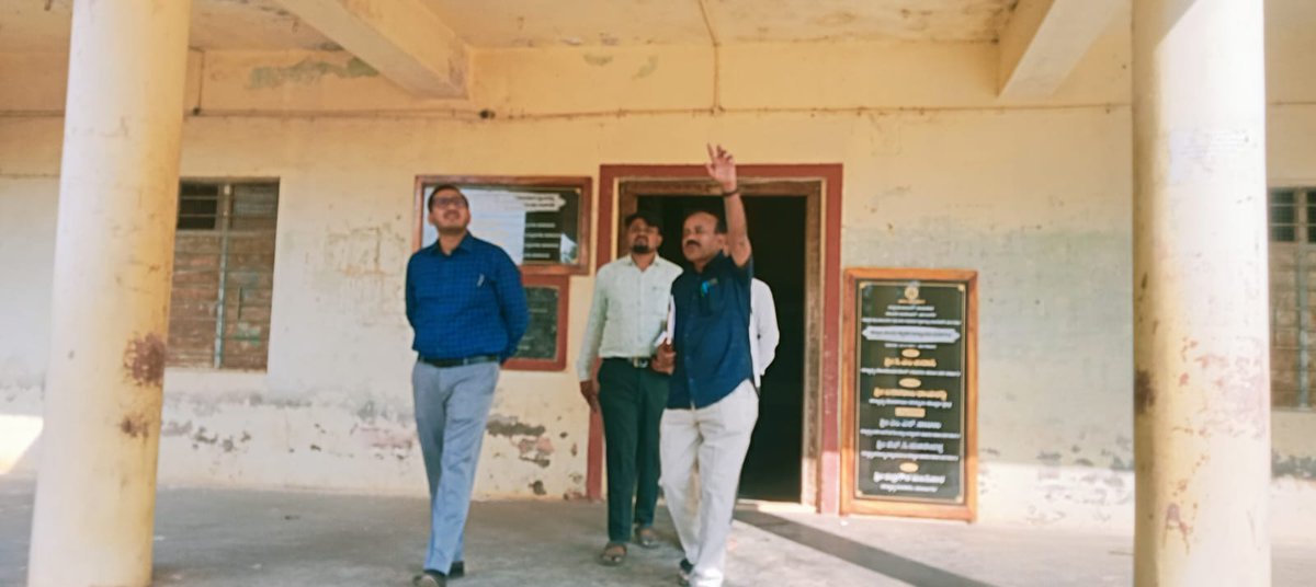 ಕೊಪ್ಪಳ ಜಿಲ್ಲೆ ಕುಕನೂರ ತಾ ಯರೇಹಂಚಿನಾಳ ಗ್ರಾಮ ಪಂಚಾಯತಿಯಲ್ಲಿ PRED ವಿಭಾಗದಿಂದ
ಅನುಷ್ಠಾನಗೊಂಡ ಕಲ್ಯಾಣ ಮಂಟಪ ಮತ್ತು ನರೇಗಲ್- ಲಕ್ಕಮಾಪುರ ರಸ್ತೆ ಕಾಮಗಾರಿಗಳ ಗುಣಮಟ್ಟವನ್ನು ಶ್ರೀ ವರ್ಣಿತ್ ನೇಗಿ ಮುಖ್ಯ ಕಾರ್ಯನಿರ್ವಾಹಕ ಅಧಿಕಾರಿಗಳು ಜಿ.ಪಂ.ಕೊಪ್ಪಳರವರು ಭೇಟಿ ನೀಡಿ ಪರಿಶೀಲಿಸಿದರು.