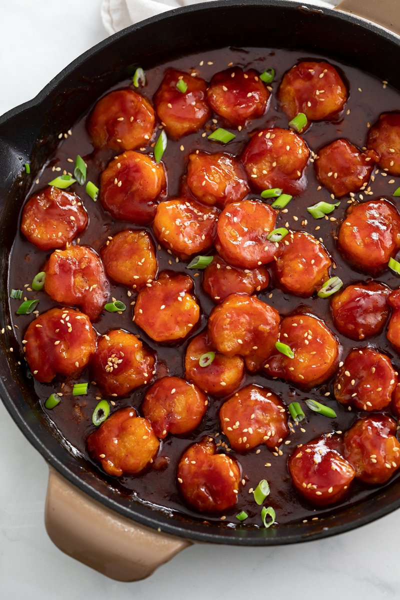 This Firecracker Shrimp recipe has a glossy, finger-licking glaze that coats every  bite of this crispy fried shrimp! This recipe is better than takeout and perfect for serving over rice!
▶️ thecozycook.com/firecracker-sh…