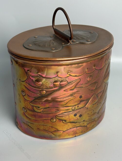 antiques_atlas's tweet image. Selling on Antiques Atlas we have
Levels Antiques  antiques-atlas.com/levelsantiques/ 
Items for sale include this
Newlyn Arts &amp;amp; Crafts Copper Biscuit Box Dogfish
@LevelsAntiques #newlynartsandcrafts #antiquecopper #artsandcrafts #newlynschool #artsandcraftsmovement #artsandcraftscopper