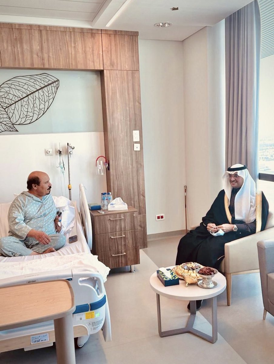 InAlhssa's tweet photo. ابن طواله
الشيخ/صنيتان بن دخيل،، يشيد بما قام به 
اصحاب السمو الملكي من أهتمام وأطمئنان على وضعه الصحي
حيث تلقى اتصال من نائب امير المنطقة الشرقية:
#سعود_بن_بندر_ابن_عبدالعزيز
وزيارة
#سعود_بن_طلال_بدر : محافظ الاحساء اليوم الثلاثاء 1447/8/15 بمقر اقامته بمستشفى الموسى العام. https://t.co/hjLofrcBda