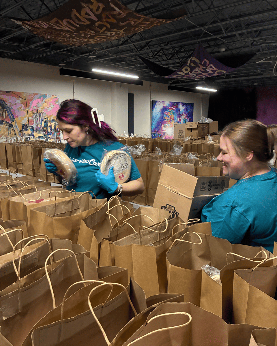 Rare_Med's tweet photo. RareMed Employees spent their day volunteering at 412 Food Rescue for our January VTO Opportunity! Packing bags of groceries for those in need in the Pittsburgh area! 

#VTO #FoodRescue #RareMedCares https://t.co/GUvzjWBEmt
