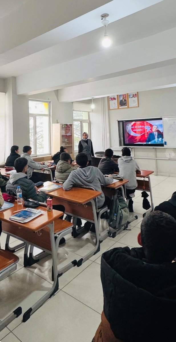 #istiklalBayraklaİstikbalMaarifle 
#BayraklaBaşlayanOkul 
"Bayrak Sevgisi" temalı etkinliklerimiz devam ediyor.
<a href="/tcmeb/">Millî Eğitim Bakanlığı</a> <a href="/Yusuf__Tekin/">Yusuf Tekin</a> <a href="/sefikaygol/">Şefik AYGÖL</a> <a href="/Tunceli_MEM/">Tunceli İl Millî Eğitim Müdürlüğü</a> <a href="/BahameddinK/">Bahameddin KARAKÖSE</a> <a href="/kaymakamhozat/">Hozat Kaymakamlığı</a> <a href="/1071yasingurkan/">Yasin Gürkan</a> <a href="/MemHozat/">HozatMEM</a> <a href="/MuratKafli/">Murat KAFLI</a>