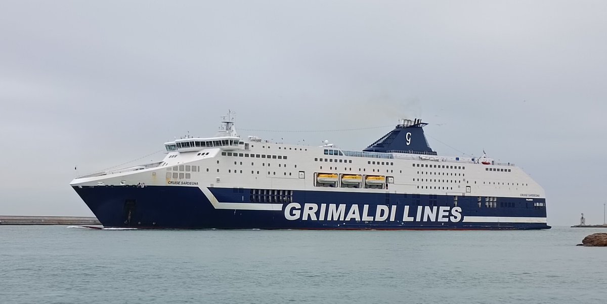 pazzoperilmare's tweet image. GRIMALDI LINES:WEEK END SAN VALENTINO A OLBIA? 
Con il #LoveWeekend #GrimaldiLines vivi notti romantiche a bordo, tra mare, relax dove il viaggio diventa la vera destinazione.
Niente corse, niente programmi stressanti: solo tempo da dedicare a chi ami.
.
#pazzoperilmare #Ferry