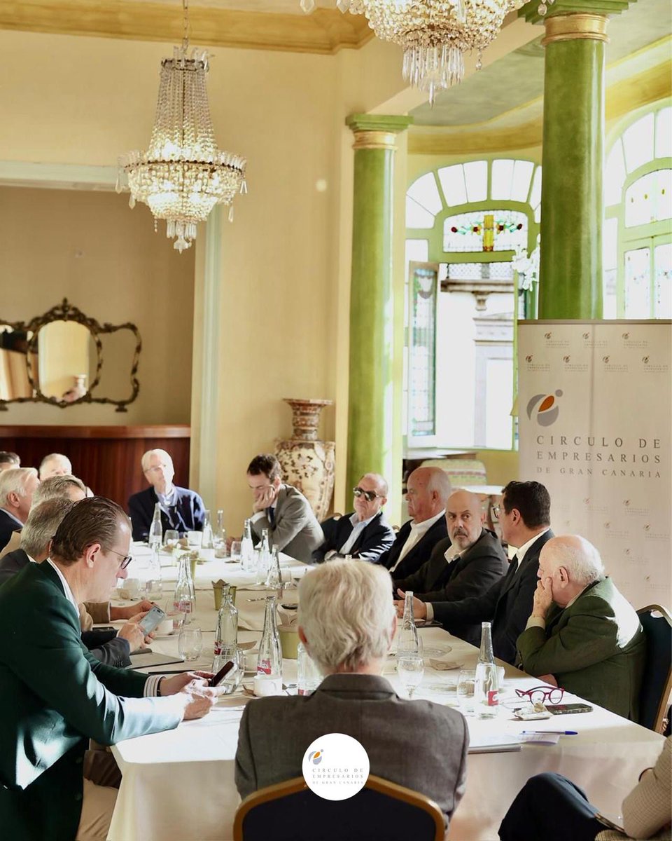 🤝 Encuentro con <a href="/PabloRodriguezV/">Pablo Rodríguez Valido</a>, consejero de Obras Públicas, Vivienda y Movilidad del Gobierno de Canarias <a href="/obras_GobCan/">Obras Públicas GobCan</a>.

Diálogo y cooperación para avanzar en soluciones al reto de la vivienda, clave para la cohesión social, el talento y el desarrollo de Canarias.