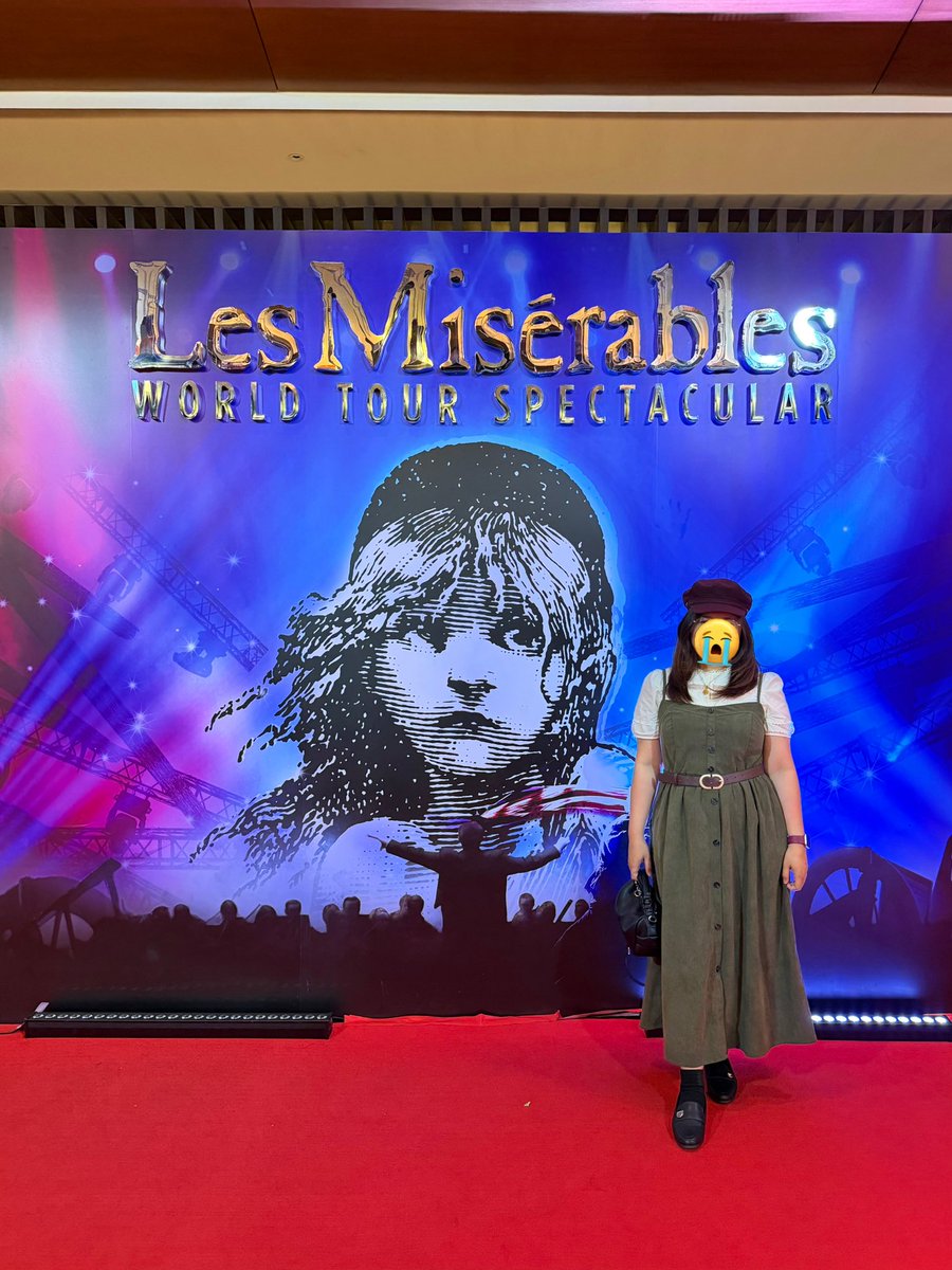 itssoggone's tweet photo. still on lesmis high 😭 #LesMisPH https://t.co/m43gMLYq4a