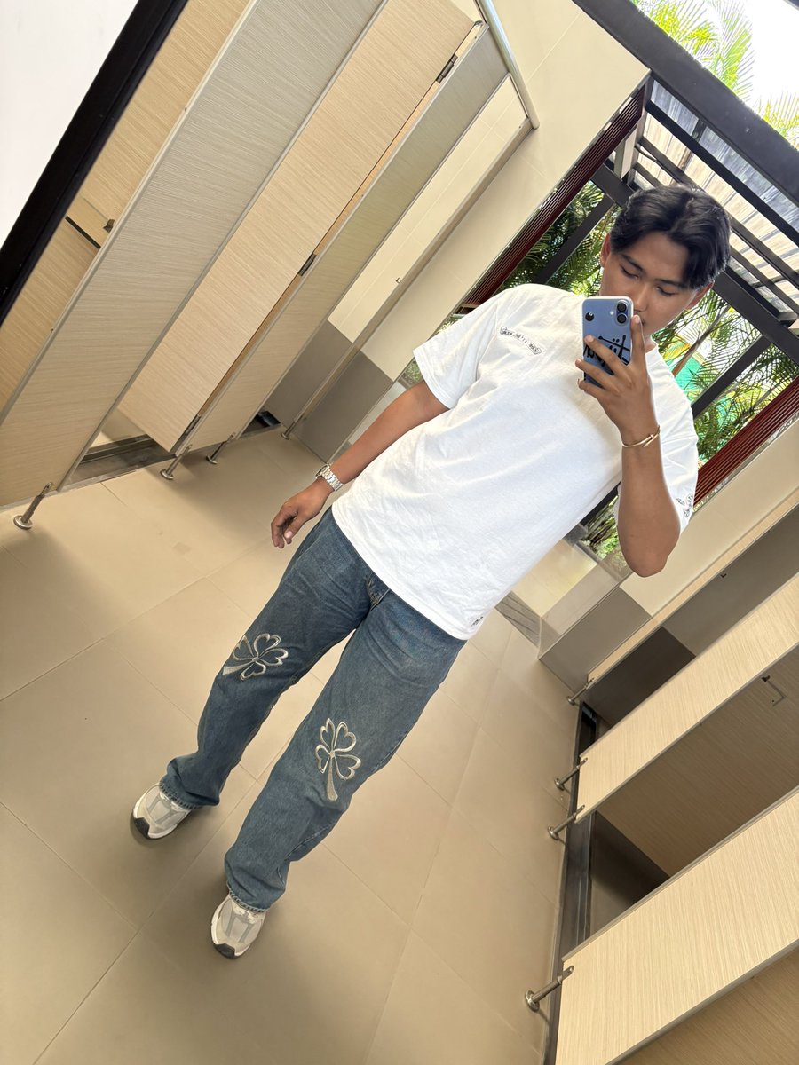 KlaPeerapatt's tweet photo. แทบจะไปไหนมาไหนคนเดียวตลอดละ🥴 #ระยอง https://t.co/8a0PfyDqPH