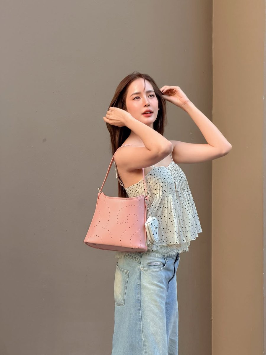 lovepbowmaylada's tweet photo. สุดสัปดาห์ก็อยากพัก สุดที่รักก็อยากเจออออ 😛💘
#RallyLoopBagValentinesLimited
#RallyLoopBag
#RallyMovement
ต้าวโบว์สวยน่ารักที่สุดเลย🩷🩷🩷🩷🩷🩷🩷🎀 @bowmayladabow
#โบว์เมลดา #bow_maylada
Cr @bowmayladabow คนสวย🩷🎀 https://t.co/xCWSP6u3RS