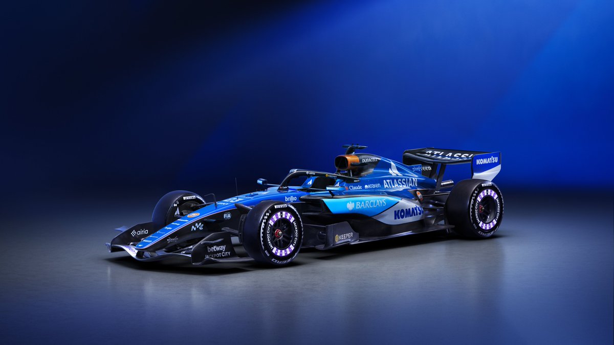 WilliamsF1's tweet image. Admiring the FW48 livery from every angle 🔥