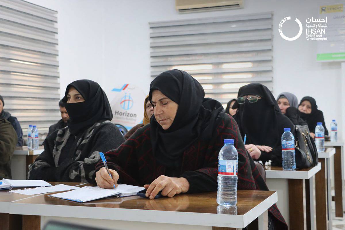 📊 التسويق الإلكتروني… مهارة أساسية لنمو المشاريع

انطلق تدريب التسويق الإلكتروني ضمن برنامج تدريبي متخصص، بدعم من IRC وبالتعاون مع إحسان للإغاثة والتنمية، مستهدفاً أكثر من 100 مستفيد من أصحاب المشاريع الصغيرة والمتوسطة.

يركّز التدريب على محتوى عملي يعزّز القدرات التسويقية،