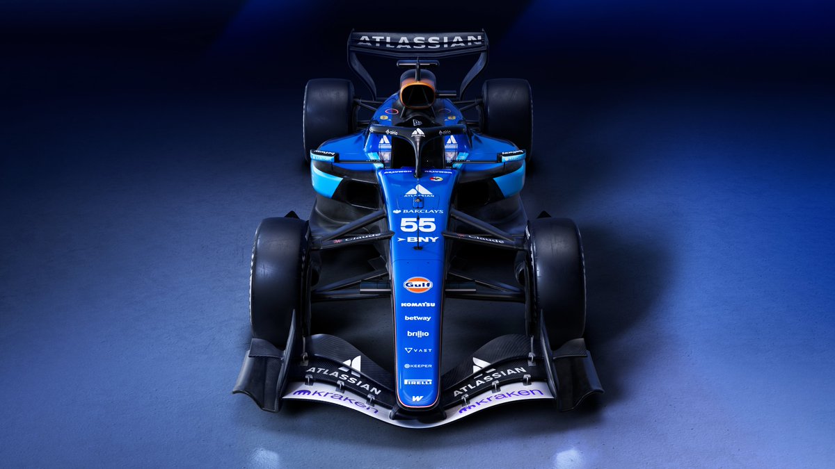 WilliamsF1's tweet image. Admiring the FW48 livery from every angle 🔥